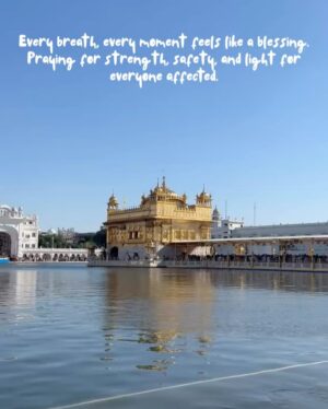 Neha Vora Jhaveri Instagram - Sabr. Shukar. 🤍⚜️🙏🏻✨

Outfit @labelheli 

[golden temple, India, peace, positivity, vibes, gratitude, positive vibes, grateful, Indian, Amritsar, north india]