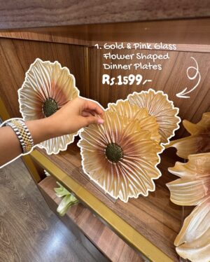 Neha Vora Jhaveri Instagram - You know I’m always either hosting a cute dinner or being invited to one…
And I always carry a little something with me, statement cutlery is my go-to! 🍽️❤️

It’s thoughtful, unique, and makes the prettiest addition to any home.🪞🪴✨

I’m obsessed with all things from @purehomeandliving, their pieces are just so chic and giftable!
Not gonna lie… I end up keeping a few for myself too. 🙂‍↔️🥰

Swipe left to see my latest faves! 💌
Which one would you pick? Drop your fav in the comments, I’m curious! 🫶🏻

[home decor, home living, decor brands, aesthetic, aesthetics content, home, living, indoor, decor, plant, artificial plants, cutlery, show piece]