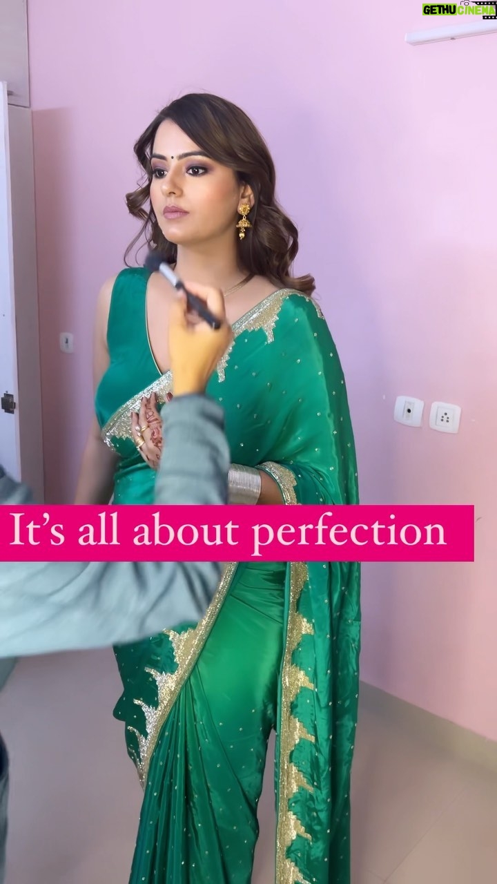 Neha Wadhawan - 3.2K Likes - A style is primarily a matter of instinct😀
.MUA @iamjyotinarang 
.
.
#saree #indianwedding #indianwear