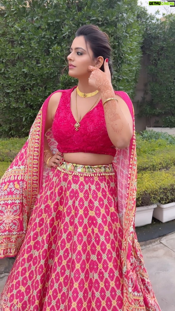 Neha Wadhawan - 4.3K Likes - Once upon a dream💭
.
.
.
.
.
#lehnga #pink #print #daywedding