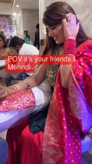 Neha Wadhawan Instagram - So… where’s the mehndi artist?
.
.
.
#indianwedding #mehndi #green