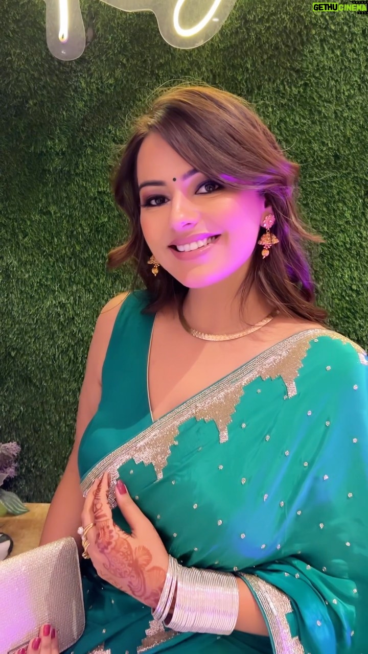 Neha Wadhawan - 33.6K Likes - If you don’t believe in yourself, who will ?🙃
MUA @iamjyotinarang 
.
.
.
.
.
.
#greensaree #traditionallook #posing