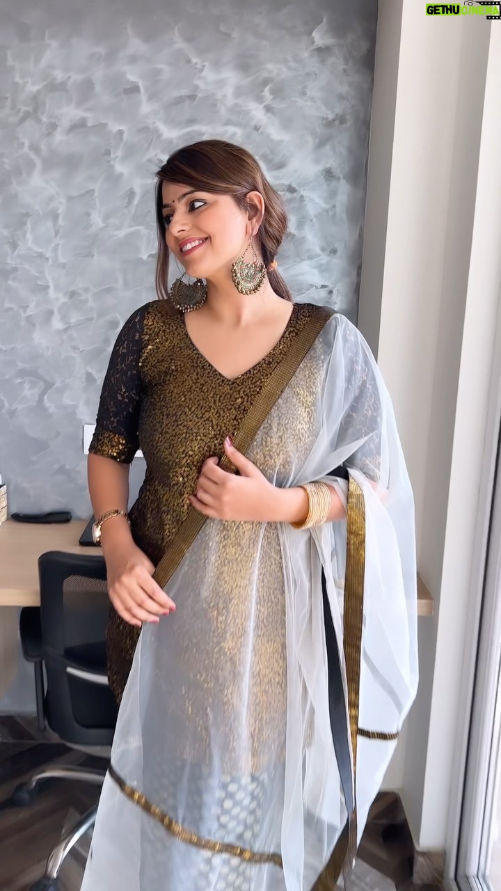 Neha Wadhawan - 5.2K Likes - Don’t quit your daydream.
.
.
.
#suit #indianlook