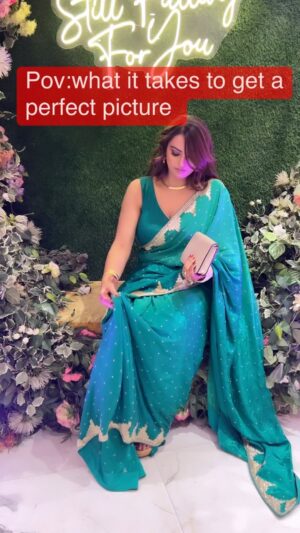 Neha Wadhawan Instagram - Too lit to quit😄
Makeup by @iamjyotinarang 
.
.
.
#saree #indianwedding #indianwear #traditional