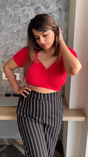 Neha Wadhawan Instagram - Kudiyee ni teri vibe !
.
.
.
.
.
.
#reddress #summervibes #dateoutfit