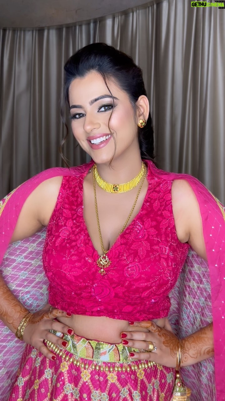 Neha Wadhawan - 1.7K Likes - The look says it all💕
.
.
.
.
#lehnga #print #pink #daywedding #bhaikishadi