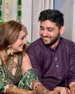Nehalaxmi Iyer Instagram - Celebrating Navratri Day 5 in the color of growth, love & new beginnings – Green! 🌿 These moments are even more special as they’re from my Mehendi celebrations, where tradition met devotion in the most beautiful way.

These pictures are extra close to my heart because they’re from my Mehendi celebrations 🌿💍 — and how perfect that today’s Navratri color is Green! On this auspicious day, we worship Maa Skandmata, the divine mother of Lord Kartikeya, who radiates unconditional love, compassion, and blessings for prosperity. 🌸

🌺 About Maa Skandmata
She sits gracefully on a lotus, symbolizing peace, purity, and wisdom. Devotees believe that worshipping her on Day 5 of Navratri brings harmony, wealth, and spiritual growth.

💚 Why Green Today?
Green is the color of new beginnings, fertility, nature, and growth. It reflects balance, freshness, and abundance — perfect for channeling positivity and divine energy into our lives. For me, wearing Green today brings back the joy of my Mehendi, a celebration of love, blessings, and the start of new chapters.

✨ Navratri is all about devotion, tradition, and style — and I’m loving sharing my Navratri Color Series with all of you.

#Navratri2025 #NavratriDay5 #GreenForNavratri #MaaSkandmata #NavratriCelebration #FestiveLooks #MehendiCelebration #IndianBrideVibes #NavratriOOTD #NavratriSeries #NavratriColors #ShubhNavratri #DurgaMaa #FestiveStyle #NavratriSpecial #IndianFestiveWear #FestiveVibes #OOTDIndia #mehendi #indian #ishqbaaz #mansisrivastava #shrenuparikhofficial #ruha