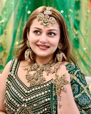 Nehalaxmi Iyer Instagram - Celebrating Navratri Day 5 in the color of growth, love & new beginnings – Green! 🌿 These moments are even more special as they’re from my Mehendi celebrations, where tradition met devotion in the most beautiful way.

These pictures are extra close to my heart because they’re from my Mehendi celebrations 🌿💍 — and how perfect that today’s Navratri color is Green! On this auspicious day, we worship Maa Skandmata, the divine mother of Lord Kartikeya, who radiates unconditional love, compassion, and blessings for prosperity. 🌸

🌺 About Maa Skandmata
She sits gracefully on a lotus, symbolizing peace, purity, and wisdom. Devotees believe that worshipping her on Day 5 of Navratri brings harmony, wealth, and spiritual growth.

💚 Why Green Today?
Green is the color of new beginnings, fertility, nature, and growth. It reflects balance, freshness, and abundance — perfect for channeling positivity and divine energy into our lives. For me, wearing Green today brings back the joy of my Mehendi, a celebration of love, blessings, and the start of new chapters.

✨ Navratri is all about devotion, tradition, and style — and I’m loving sharing my Navratri Color Series with all of you.

#Navratri2025 #NavratriDay5 #GreenForNavratri #MaaSkandmata #NavratriCelebration #FestiveLooks #MehendiCelebration #IndianBrideVibes #NavratriOOTD #NavratriSeries #NavratriColors #ShubhNavratri #DurgaMaa #FestiveStyle #NavratriSpecial #IndianFestiveWear #FestiveVibes #OOTDIndia #mehendi #indian #ishqbaaz #mansisrivastava #shrenuparikhofficial #ruha
