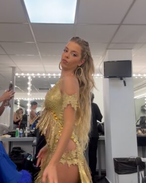 Nerea Rodríguez Instagram - qué fuerte todo ayer! estoy emocionada y agradecida con todo el cariño que nos habéis dado a @genisbetrian y a mí <3 eres el mejor compi que se puede tener, ganas de vivir mil aventuras a tu lado :)

p.d. pensando en el reto de la semana que viene me siento como en la última foto ;))