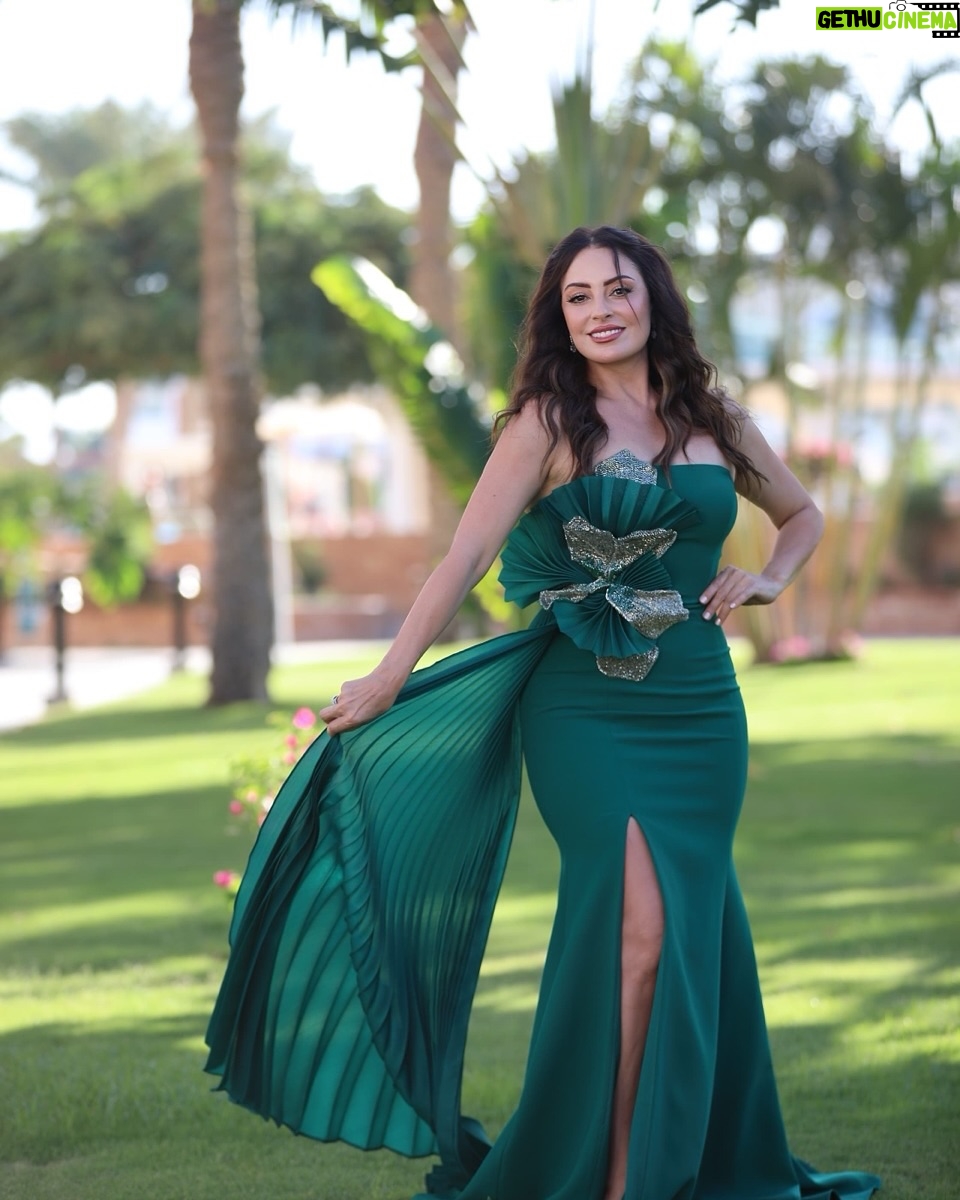 Nermin El Feky - 33.5K Likes - #_ختام مهرجان الغردقه _لسينما الشباب# Many thanks to (dress)# @saphircouture ❤️🙏💋Hair dresser# @primasaloneg 🙏🙏Makeup artist up artist # @rehabtayee 💋😍❤️🙏🌺🎈# @nermine_elfeky # @hassan_sanad_ (photography🙏_