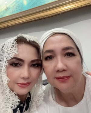 Nia Daniati Instagram - Selamat Jalan tante Titik Puspa Semoga Engkau Mendapat tempat Ter Indah di Surga nya Allah swt Al Fatihah….., Amiiiin 🤲🙏🥲
