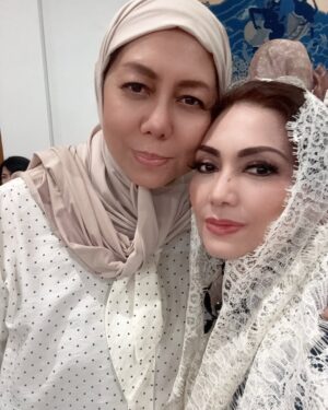 Nia Daniati Instagram - Selamat Jalan tante Titik Puspa Semoga Engkau Mendapat tempat Ter Indah di Surga nya Allah swt Al Fatihah….., Amiiiin 🤲🙏🥲