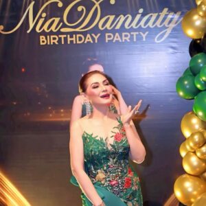 Nia Daniati Instagram - Terima Kasih Ya Allah…Terima Kasih anak anaku,Cucuku,💖,Kaka””ku,Keponajan”ku,Saudara”ku,Sahabat””ku,Teman”” ku,Team ND, Semua Orang”” Special yg  Slalu menSupport,dalam keadaan apapun Love you All 🥰💖💖