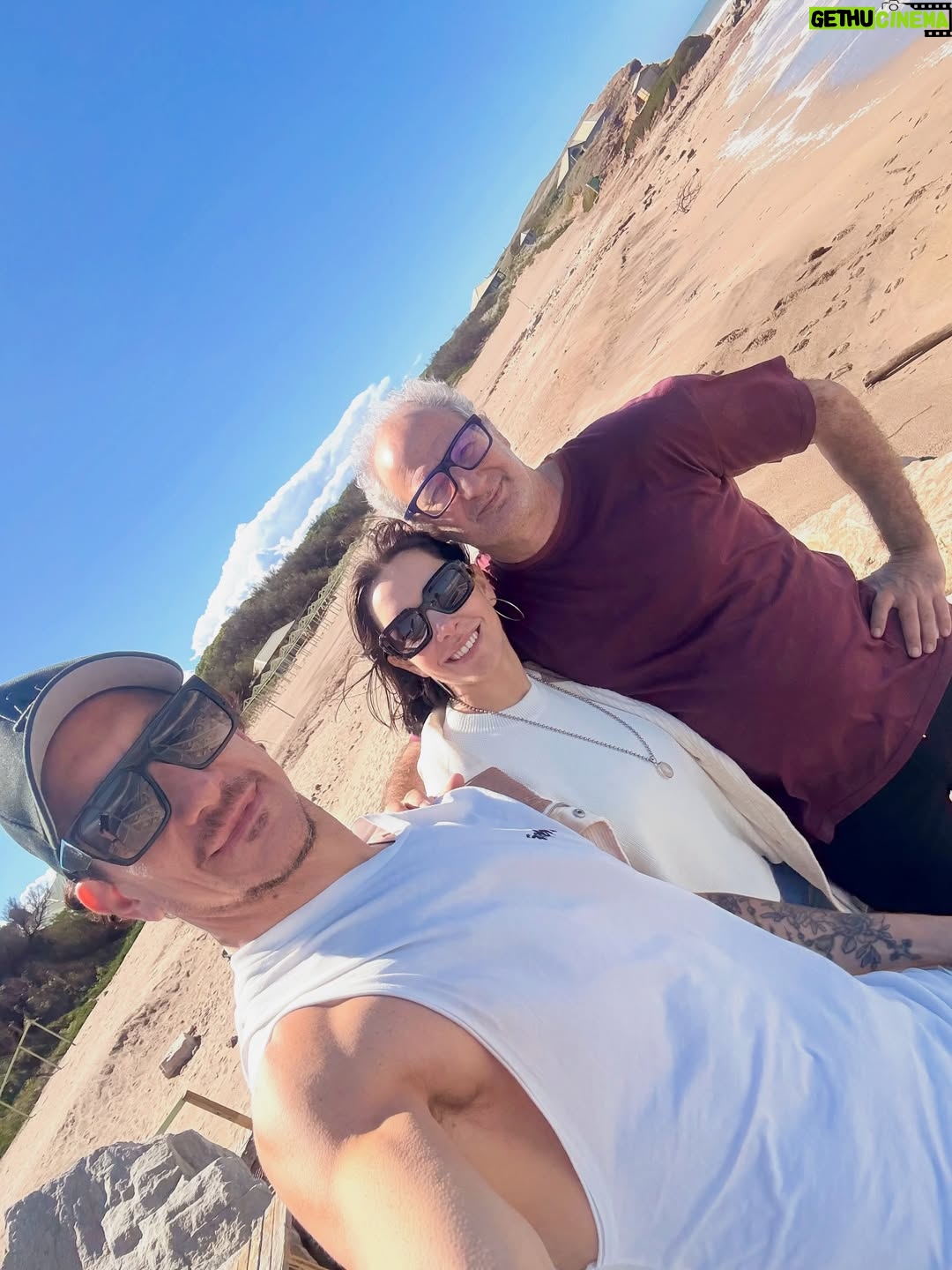 Nicolás Vázquez - 157.7K Likes - Días de conexión real, de amor compartido, brindis sinceros, charlas, risas, entre playa y naturaleza, mates al sol, comida rica y momentos simples que se vuelven eternos. Todo lo que hace bien. Gracias @haras.hoteldecampo por tanto amor. 
Me sentí como en casa. Ahora a volver al ring. 
Esto también es #Rocky ❤️♾️