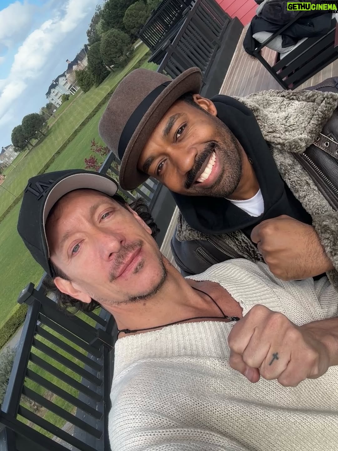 Nicolás Vázquez - 157.7K Likes - Días de conexión real, de amor compartido, brindis sinceros, charlas, risas, entre playa y naturaleza, mates al sol, comida rica y momentos simples que se vuelven eternos. Todo lo que hace bien. Gracias @haras.hoteldecampo por tanto amor. 
Me sentí como en casa. Ahora a volver al ring. 
Esto también es #Rocky ❤️♾️