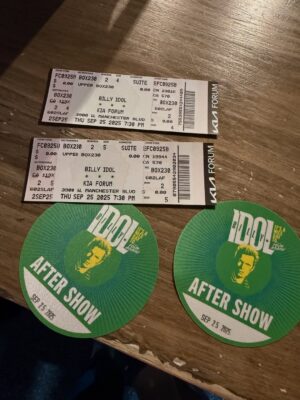 Nicole Stuart Instagram - Recap~ at the Kia Forum. Watching Billy Idol and Joan Jett live was everything I hoped for and more—even a tribute to Ozzy and electric guitar, killer vocals, and a crowd that fed off the energy all night. Grateful for the magic of their music and the memories it brought back growing up in Vegas going to college at UNLV. Still an 80s girl at heart🩷🩷🩷, and seeing these guys was beyond awesome. They were amazing. @billyidol @joanjett
#BillyIdol #JoanJett #KiaForum #RockLegends #LiveMusic #ConcertRecap #EpicNight #RockOn #ConcertVibes #80sForever #80sGirlAtHeart #ThrowbackRock #IconicPerformance #LiveRockShow #KiaForumMemories #KiaForumCalifornia #ArenaRock #BILLYIDOL #JOANJETT #liveatkiaforum