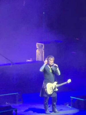 Nicole Stuart Instagram - Recap~ at the Kia Forum. Watching Billy Idol and Joan Jett live was everything I hoped for and more—even a tribute to Ozzy and electric guitar, killer vocals, and a crowd that fed off the energy all night. Grateful for the magic of their music and the memories it brought back growing up in Vegas going to college at UNLV. Still an 80s girl at heart🩷🩷🩷, and seeing these guys was beyond awesome. They were amazing. @billyidol @joanjett
#BillyIdol #JoanJett #KiaForum #RockLegends #LiveMusic #ConcertRecap #EpicNight #RockOn #ConcertVibes #80sForever #80sGirlAtHeart #ThrowbackRock #IconicPerformance #LiveRockShow #KiaForumMemories #KiaForumCalifornia #ArenaRock #BILLYIDOL #JOANJETT #liveatkiaforum