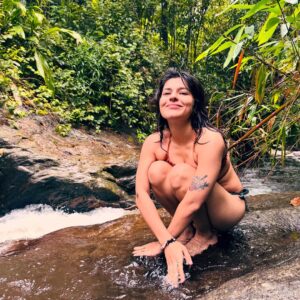 Nidhi Bhanushali Instagram - 🌴🌺🌿