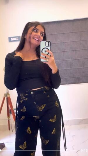 Nidhi Nirmala Mishra Instagram - Sweet n salty
.
.
.
.
.
.
#nidhinirmalamishra #reelsi̇nstagram #reelitfeelit #reelkarofeelkro #haryanvi