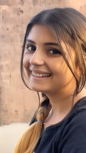 Nidhi Nirmala Mishra Instagram - Aise chori chori na dekho
.
.
.
.
.
.
.
.
.
.
.
.
.
.
.
.
.
.
.
.
#nidhinirmalamishra #reelsinstagram #reelitfeelit❤️❤️ #reelkrofeelkro❤️ #trendingsongs