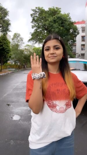 Nidhi Nirmala Mishra Instagram - Ish baar angrezi gaana 😆
.
.
.
.
.
.
.
.
.
.
.
.
.
.
#nidhinirmalamishra #reelsinstagram #reelitfeelit❤️❤️ #reelkrofeelkro❤️ #trendingsongs