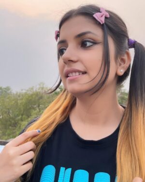 Nidhi Nirmala Mishra Instagram - Choose any one 💕
#nidhinirmalamishra