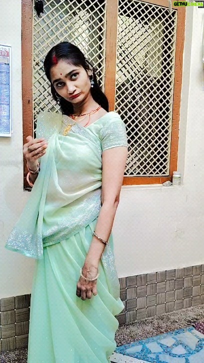 Nidhi Ojha - 7.3K Likes - 