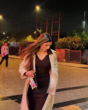 Nidhi Rajput Instagram - Attachment: issues 🫀

#new #fashionblogger #fashiongram #winterfashion #winteroutfit #styleinspiration #styleinspo #explorepage #instagood