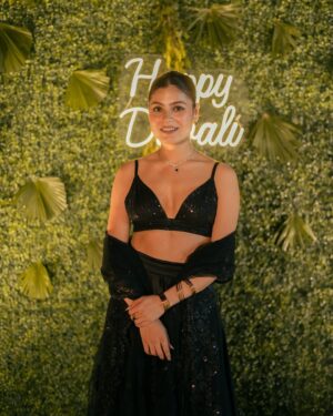 Nidhi Rajput Instagram - DIWALI PARTY 2.0 YES OR NO 👀🥂 ???
Last year’s Diwali party was a vibrant celebration of light, laughter, and togetherness. 
Can’t wait to create more unforgettable memories this year! 😆
👗🪡- @rubab_couture 
📸- @versatile.photography 

.
.
.
.
#diwalivibes #diwalioutfit #diwaliparty #traditionalwear #styleinspo #styleinspiration #fashionstyle #fashiongram #explore