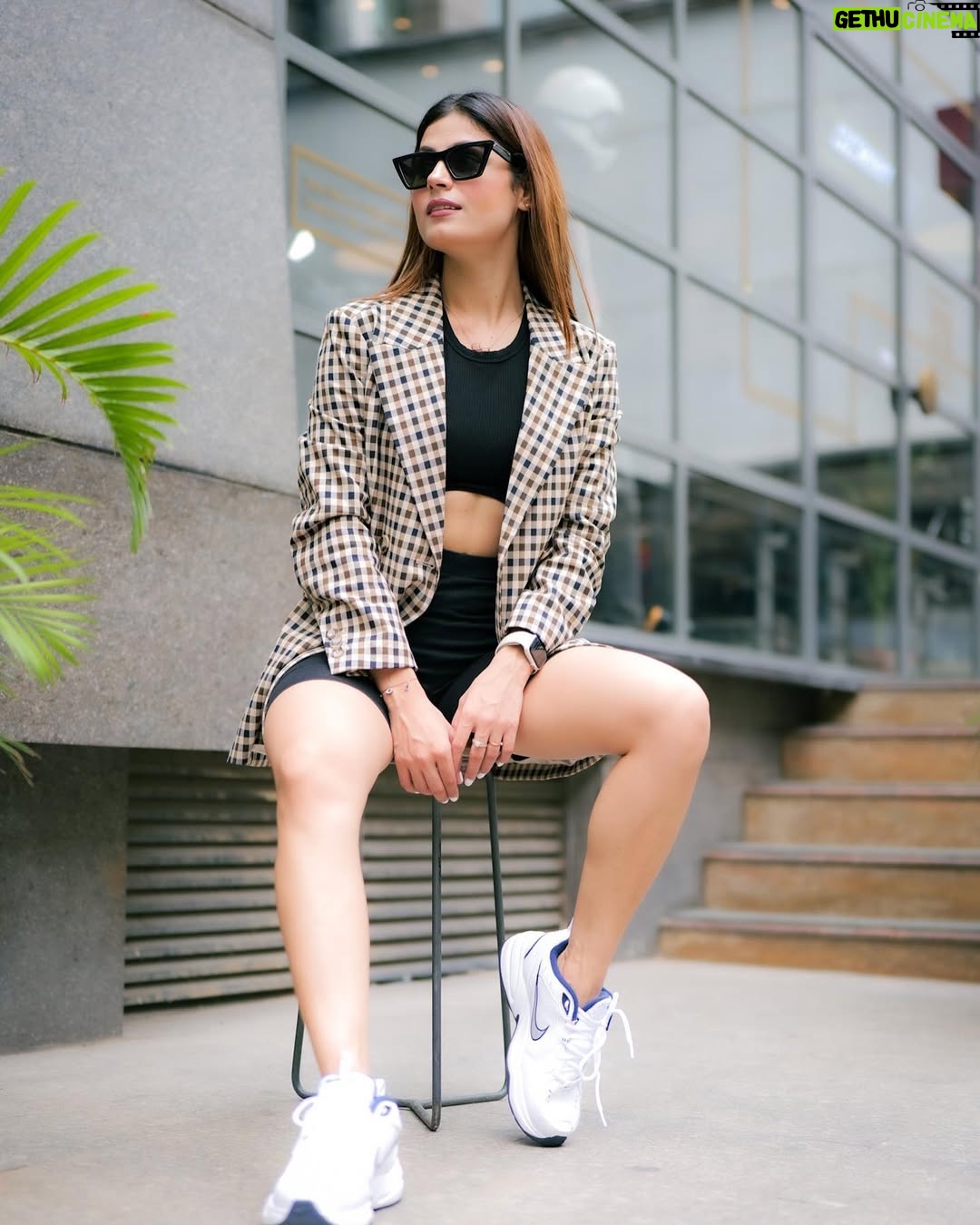 Nidhi Rajput - 3.6K Likes - Leaves are falling & books are calling 🍁📚☕️. 

I’m supper excited for winter ❄️ 

Blazer from - @hm 
Shoes from - @nike 

PC- @areythatphotographer ❤️. 

#ootd #ootdfashion #ootdinspiration #ootdshare #fallseason #fallseason #falloutfits #blogger #influencer #styleblogger #styleinspo #instagood