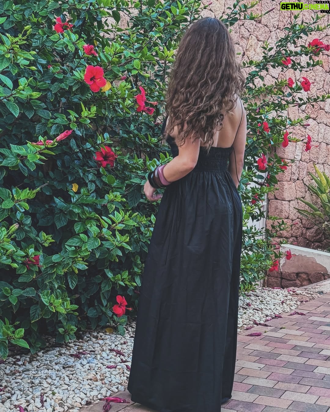 Nidhi Rajput - 3.5K Likes - Having a moment 👀🌺🌓🧉. 
.
.
.
.
.
.
#islandgirl #islandlife #islandvibes #fashiongram #styleinspiration #styleinspo #fashionista #explore
