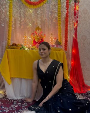 Nidhi Rajput Instagram - विघनहर्ता ! 🐘

.
.
.
.
.
.
#instadaily #fashion #saaree #ootdfashion #styleinspiration #lookbook #ganpati