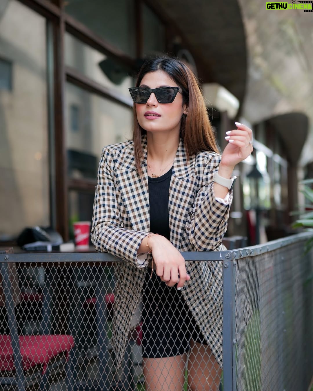 Nidhi Rajput - 3.6K Likes - Leaves are falling & books are calling 🍁📚☕️. 

I’m supper excited for winter ❄️ 

Blazer from - @hm 
Shoes from - @nike 

PC- @areythatphotographer ❤️. 

#ootd #ootdfashion #ootdinspiration #ootdshare #fallseason #fallseason #falloutfits #blogger #influencer #styleblogger #styleinspo #instagood