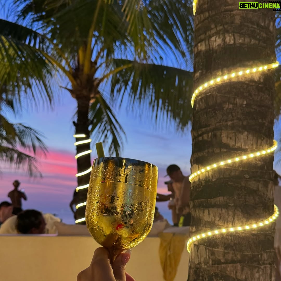 Nidhi Rajput - 3.5K Likes - HIGH TEMPERATURE 🥵😉🌴🍹. 
.
.
.
.
.
#summerstyle #summerfashion #vacationtime #vacationgoals #vacation #bali #baliindonesia #fashionlover #fashionmodel #fashionblogger #styleinspiration #styleblogger #styleinspo #newpost #instadaily