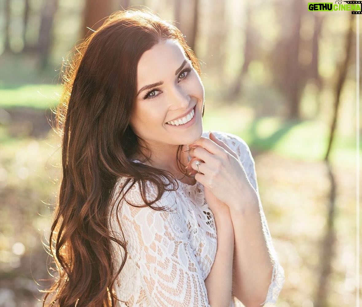 Niece Waidhofer - 21K Likes - Happy Heavenly Birthday, Niece. 

Today, Niece would have turned 35. Not a day goes by that she isn’t loved, missed, and remembered. We celebrate her today and always. She will always be in our hearts. 

To honor Niece’s giving spirit, we invite you to support Peace From Niece, the nonprofit her loved ones founded to help those struggling with mental health challenges. In partnership with The Menninger Clinic and Baylor College of Medicine’s Department of Psychiatry & Behavioral Sciences, we are working to bring meaningful change to people’s lives.

To learn more about Niece’s story, see more photos, or to make a donation, please visit: www.peacefromniece.org

Every contribution, no matter the size, can help someone in need. If we can spare even one person the pain she experienced, then the effort will have been worthwhile.

– Niece’s family and friends ❤️