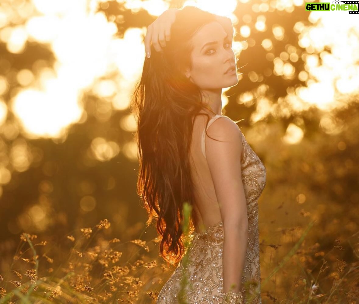 Niece Waidhofer - 21K Likes - Happy Heavenly Birthday, Niece. 

Today, Niece would have turned 35. Not a day goes by that she isn’t loved, missed, and remembered. We celebrate her today and always. She will always be in our hearts. 

To honor Niece’s giving spirit, we invite you to support Peace From Niece, the nonprofit her loved ones founded to help those struggling with mental health challenges. In partnership with The Menninger Clinic and Baylor College of Medicine’s Department of Psychiatry & Behavioral Sciences, we are working to bring meaningful change to people’s lives.

To learn more about Niece’s story, see more photos, or to make a donation, please visit: www.peacefromniece.org

Every contribution, no matter the size, can help someone in need. If we can spare even one person the pain she experienced, then the effort will have been worthwhile.

– Niece’s family and friends ❤️