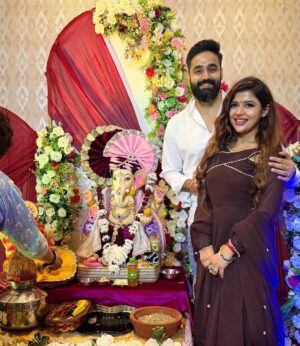 Niharika Malik Instagram - Golden days, because bappa is home ✨
🫂🥹✨🌹
#ganpati #ganpatibappamorya #bappa #festive #trending #explore #exploremore #instagood