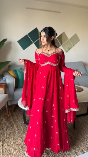 Niharika Malik Instagram - Comment “link” for the outfit details 

Jewellery: @kangan_wala 

#outfit #outfits #outfitinspiration #festive #festivefashion #festivewear #tradional #traditionalwear #ethnic #anarkali #anarkalisuits #outﬁtinspo #fashiongram #fashionista #trending #karwachauth #karwachauthspecial #karwachauthlook #karwachauth #festivemood