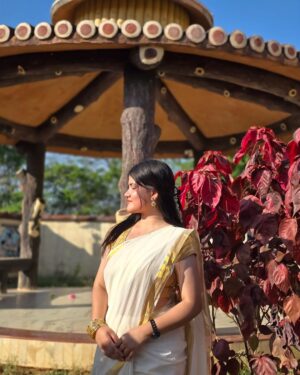 Niharika Mishra Instagram - Tamil songs really said: let’s make you feel everything without context 🩷