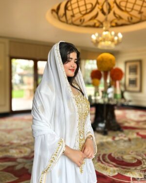 Niharika Mishra Instagram - 🌙
.
Outfit : @emirati.closet 💕
