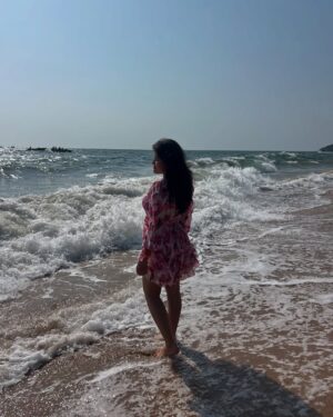 Niharika Mishra Instagram - Saltwater in my hair, stillness in my mind. 🌊🌞