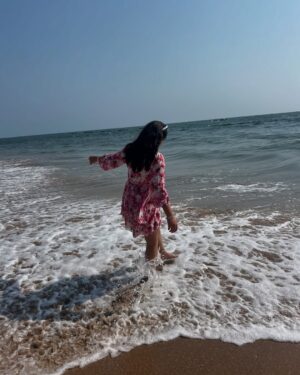 Niharika Mishra Instagram - Saltwater in my hair, stillness in my mind. 🌊🌞