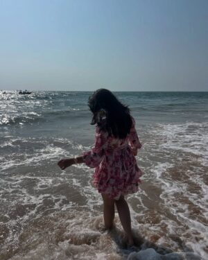 Niharika Mishra Instagram - Saltwater in my hair, stillness in my mind. 🌊🌞