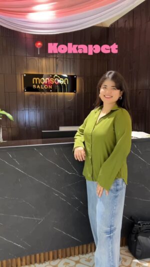 Niharika Mishra Instagram - Rainy days = perfect excuse to pamper yourself ☁️✨
I stopped by Monsoon Salon in Kokapet and this was exactly what I needed.
From frizz-fighting hair care to the most relaxing spa vibes—this place is monsoon-ready and SO worth checking out 💇♀️💅
If you’ve been meaning to give your hair/skin some love this season,
take this as your sign. Go treat yourself, you’ll thank me later 💖
📍Kokapet, Hyderabad
💬 DM them to book!
#KokapetSalon #MonsoonSelfCare #SalonDayVibes #HyderabadSalons #GlowUpSeason #InfluencerReel
