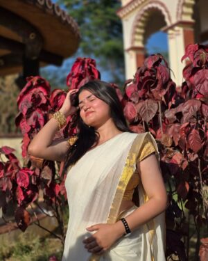 Niharika Mishra Instagram - Tamil songs really said: let’s make you feel everything without context 🩷