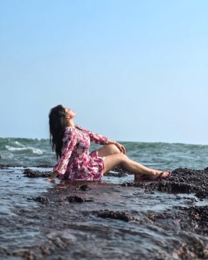 Niharika Mishra Instagram - Saltwater in my hair, stillness in my mind. 🌊🌞
