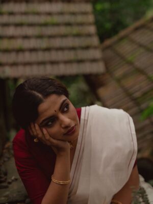 Nikhila Vimal Instagram - 🌸🌺🌼

Photography - @vaffara_
Makeup - @unnips
Styling - @styledbysmiji 
Jewellery - @templeofgoldofficial
Location- @mysticmayapott
Photographer associate - @vishnu_sivaji__
Retouch- @vretouch
Special thanks - @amal666raj