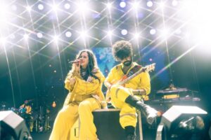 Nikhita Gandhi Instagram - Pailan College ❤️‍🔥

📸 @the_artscaper.pvt 

#nikhitagandhi #nikhitagandhilive #NIKIVERSE #concert #pailancollegeofmanagementtechnology #kolkatagirl #kolkatagram #kolkata #kolkataconnection #gig