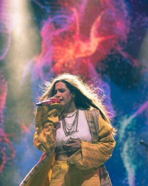 Nikhita Gandhi Instagram - Pailan College ❤️‍🔥

📸 @the_artscaper.pvt 

#nikhitagandhi #nikhitagandhilive #NIKIVERSE #concert #pailancollegeofmanagementtechnology #kolkatagirl #kolkatagram #kolkata #kolkataconnection #gig