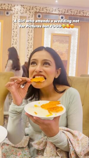Nikitha P Khatri Instagram - Who else is this girl?🤣
Pehley pait pooja fir kaam dooja🤪🍱

#wohwaliladki #nikitapremchandkhatri